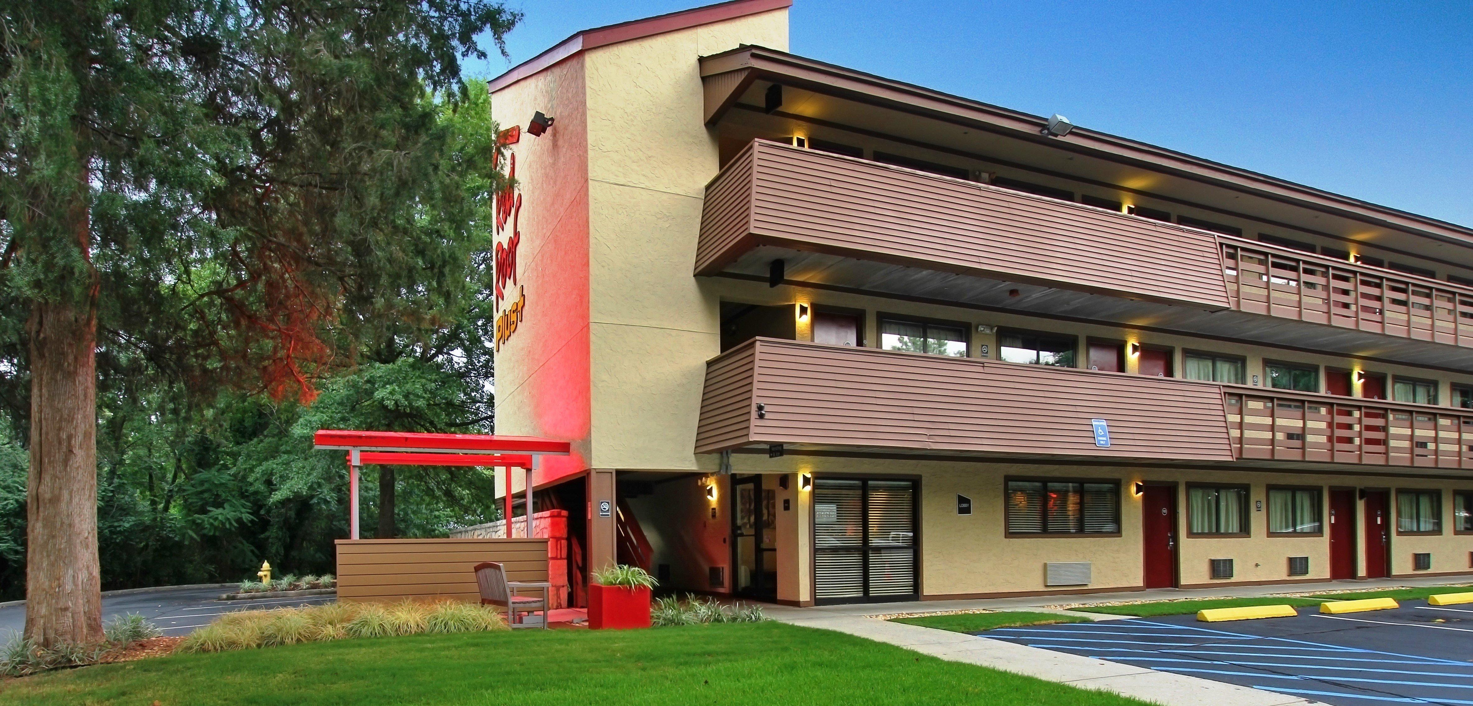 Red Roof Inn Plus+ Atlanta - Buckhead Exterior photo